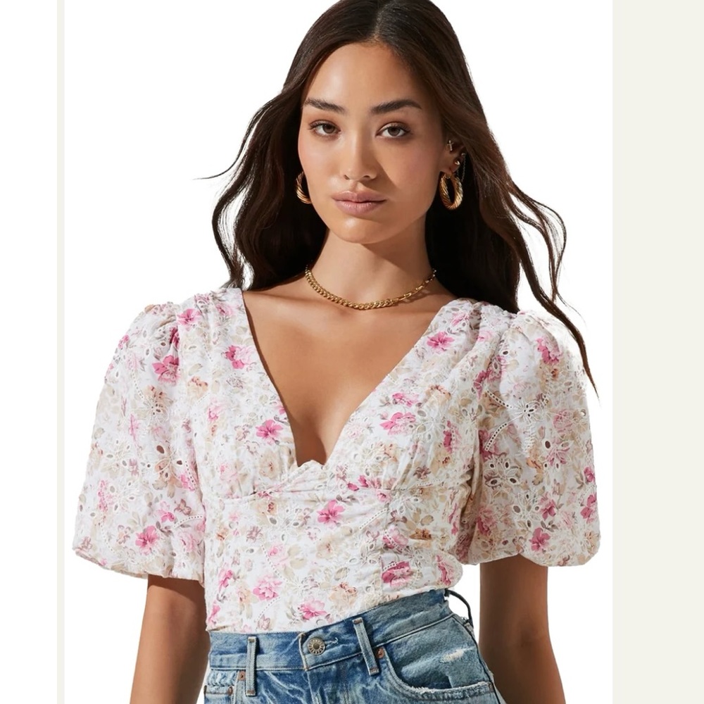 ASTR The Label Beaumont Floral Top